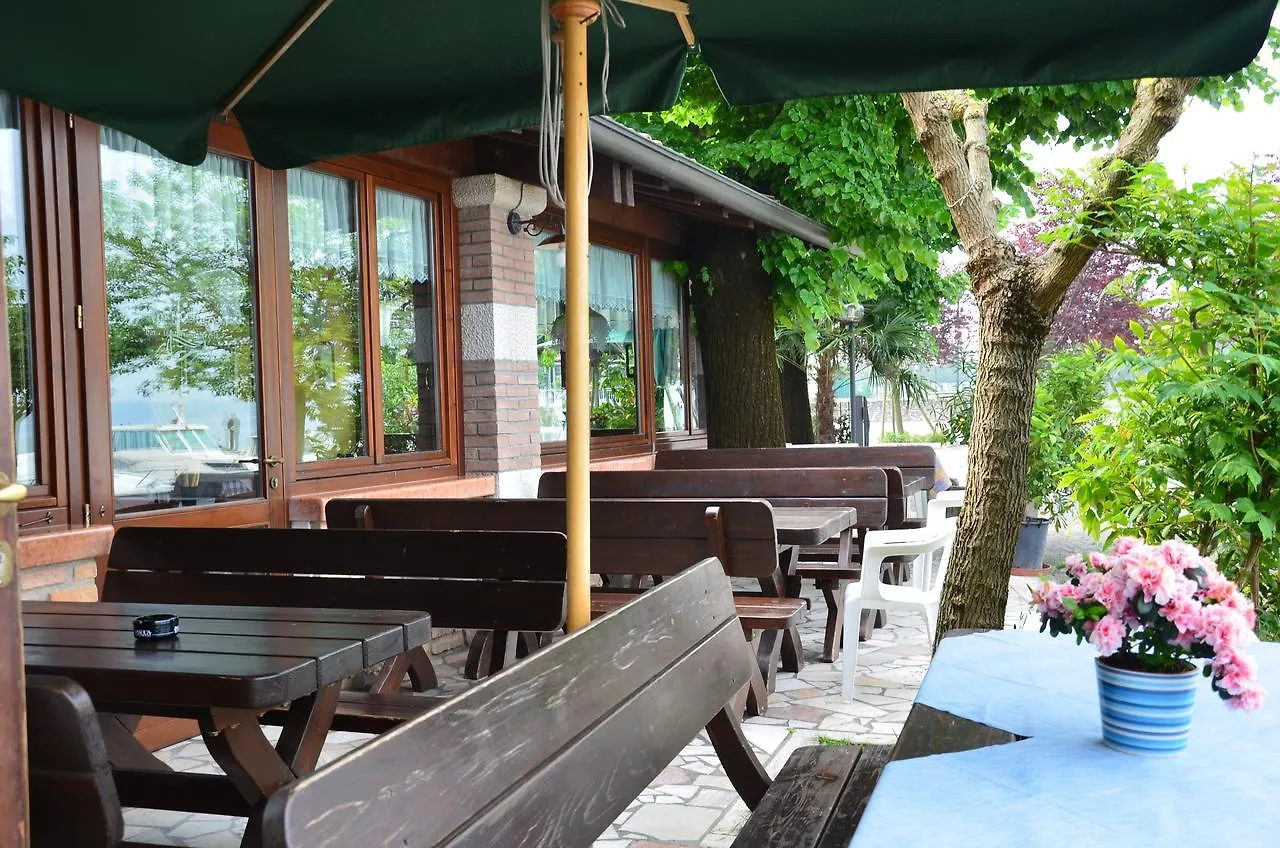 Guest house Affittacamere Porticciolo Castelnuovo del Garda Italy